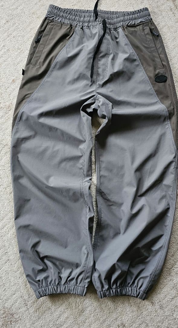 美品ビエスラビット　スノーパンツ　スキースノボー　パンツ韓国