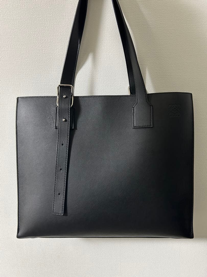 LOEWE　バックル　ホリゾンタル　トートバッグ　アナグラム　レザー　ブラック