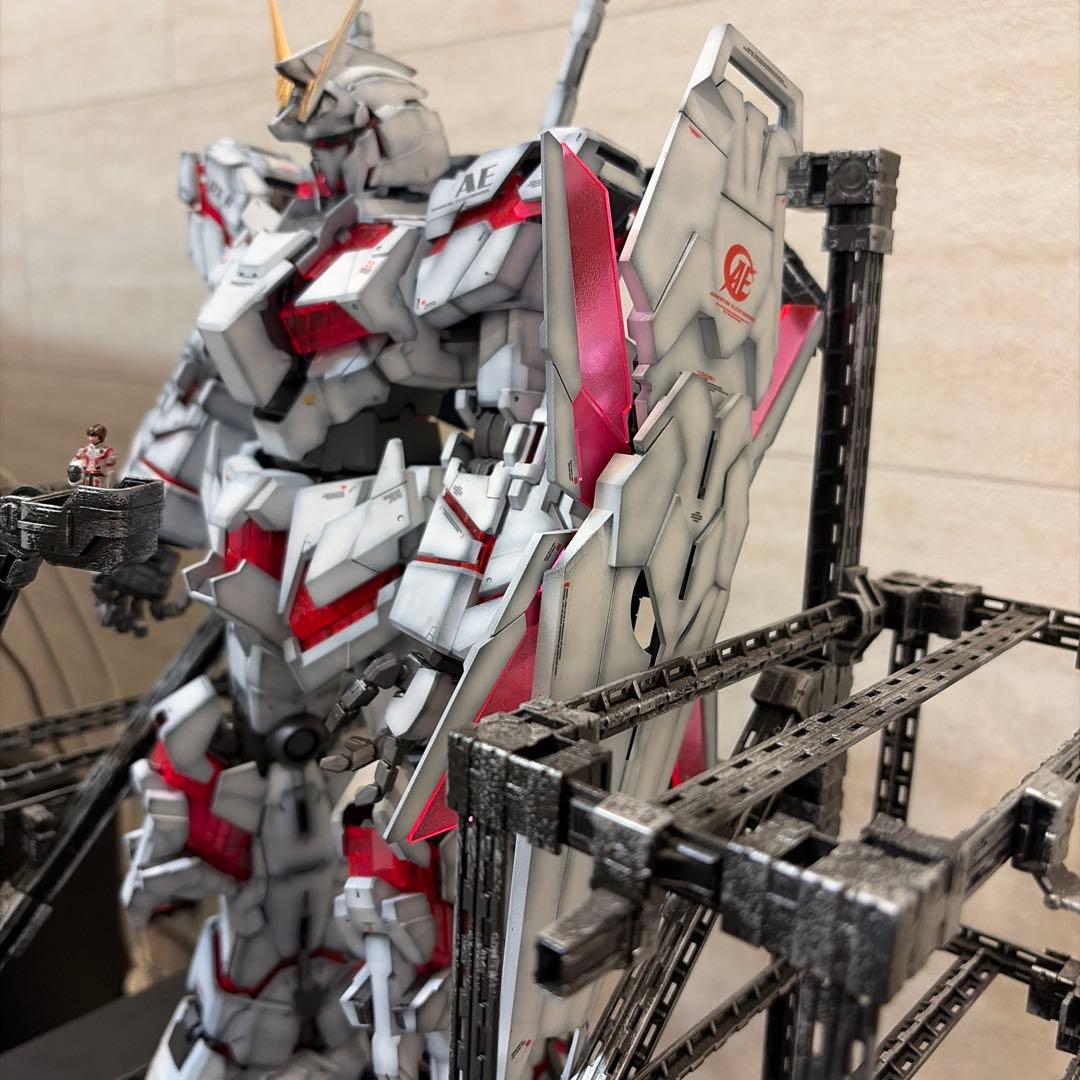 PG(パーフェクトグレード) ユニコーンガンダム　全塗装完成品　整備ドッグ