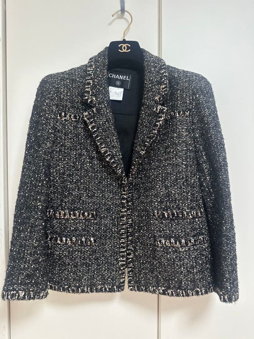 CHANEL シャネル　テーラード　ツイード40 CHANEL（シャネル） ジャケット 貴重で珍しい! グレー ブラック 千鳥格
