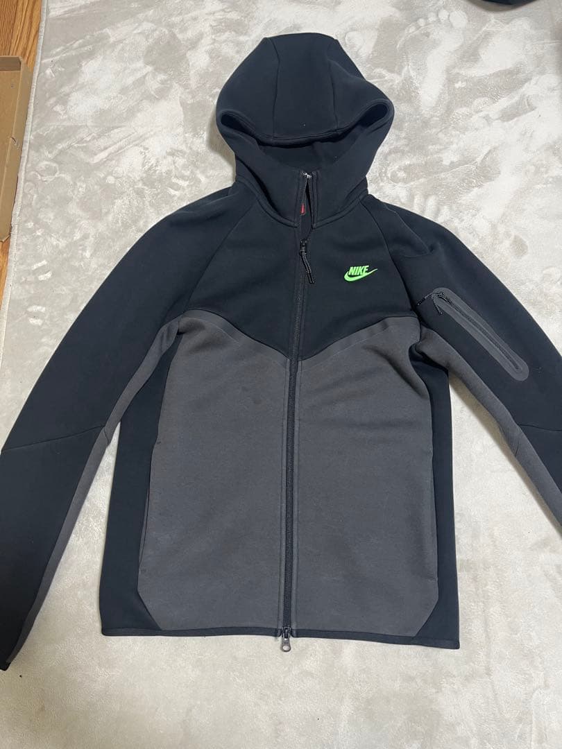 NIKEテックフリースセットアップ　s size