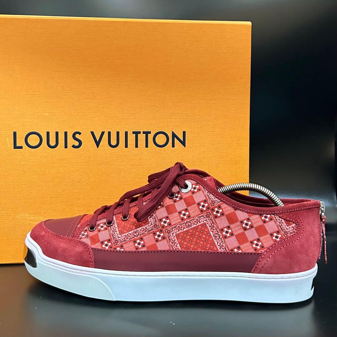 【専用】ルイヴィトン オンザロード スニーカー バンダナ柄 メンズ ボルドー 9 ルイ・ヴィトンのメンズスニーカー「LV トレイナー」24年秋冬
