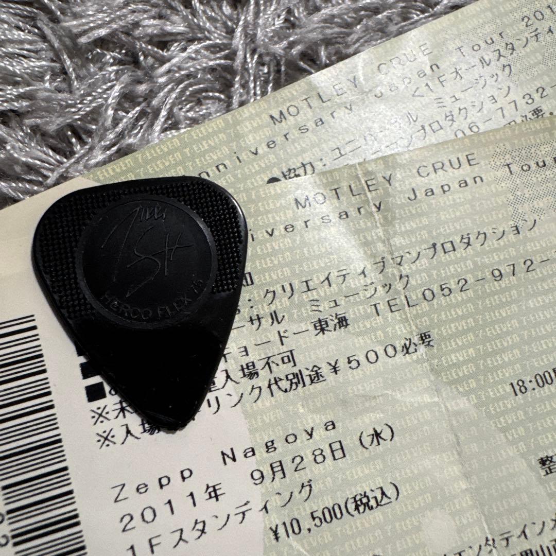 Motley Crue モトリー・クルー ギターピック ニッキーシックス - メルカリ
