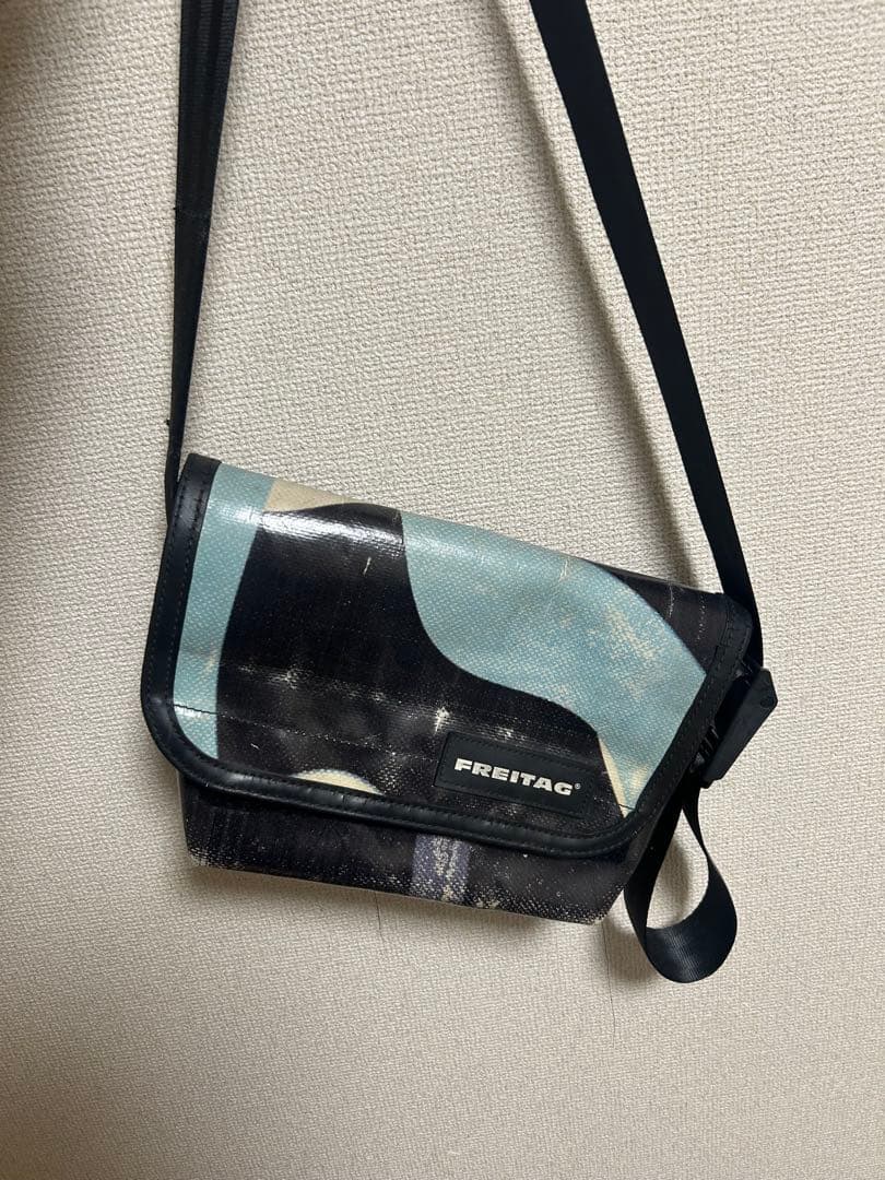 FREITAG メッセンジャーバッグ ブラック/ブルー