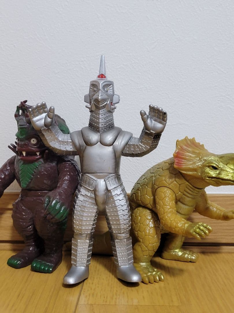 円谷ウルトラ怪獣シリーズ カプセル怪獣フィギュア3個セット ウルトラセブン カプセル怪獣3体セット ウインダム・ミクラス・アギラ