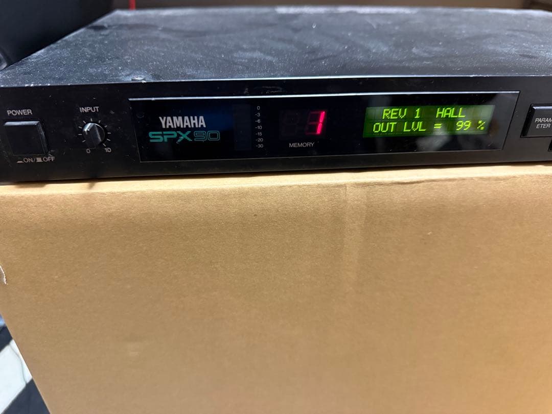 YAMAHA SPX90 LOW BATTERY表記あり