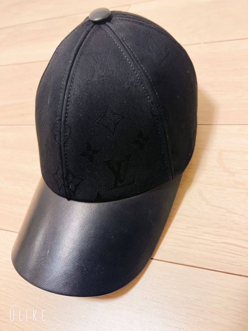 ルイヴィトン LVファースト M7088M