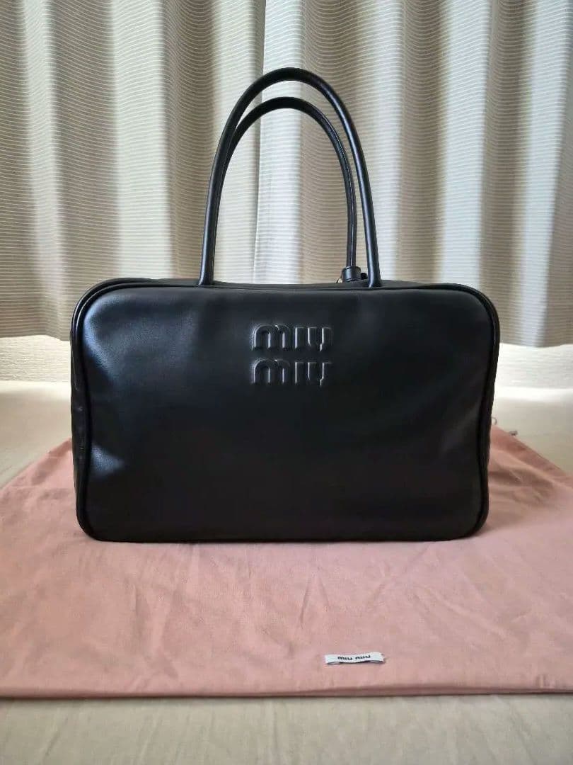 1月19日まで限定値下げ【美品】miu miu レザーボーバック ラージ