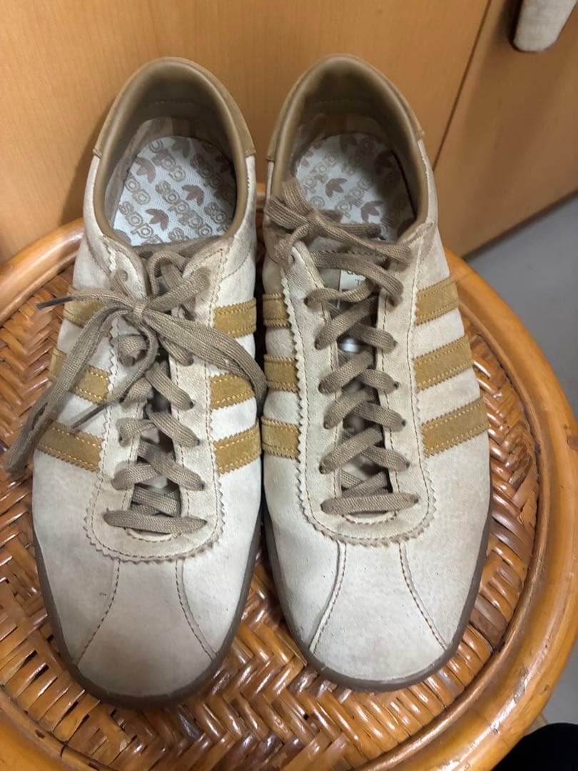 adidas タバコ　26.5