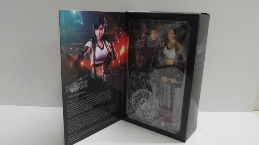 ファイナルファンタジーVII プレイアーツ改 ティファ・ロックハート フィギュア
