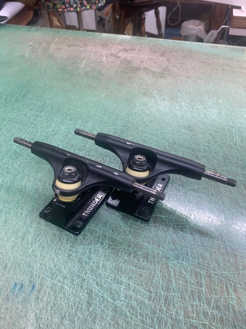 サンダートラック 145 THUNDER TITANIUM LIGHTS 3