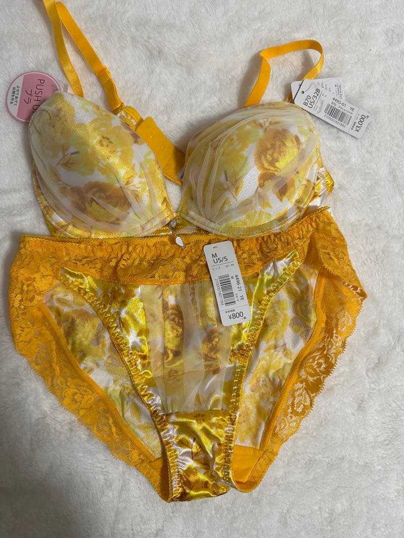 エメフィール 廃盤レア　ボタニカルフラワーサテン　イエロー　B70/M エメフィール ボタニカルフラワーサテン ブラ＆ショーツ セット｜Yahoo
