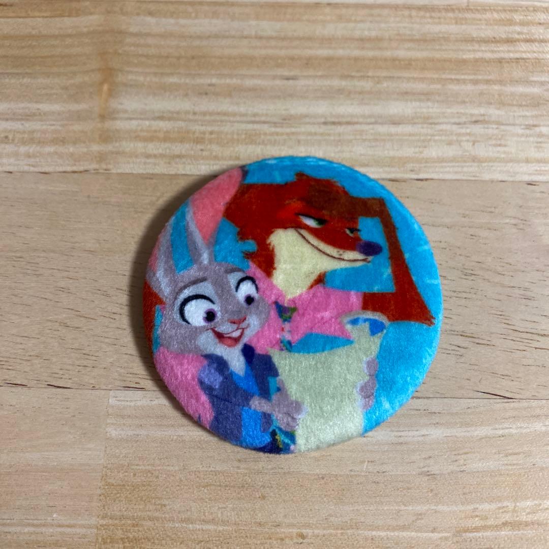 ズートピア ふわふわ缶バッジ ジュディ ニック - メルカリ