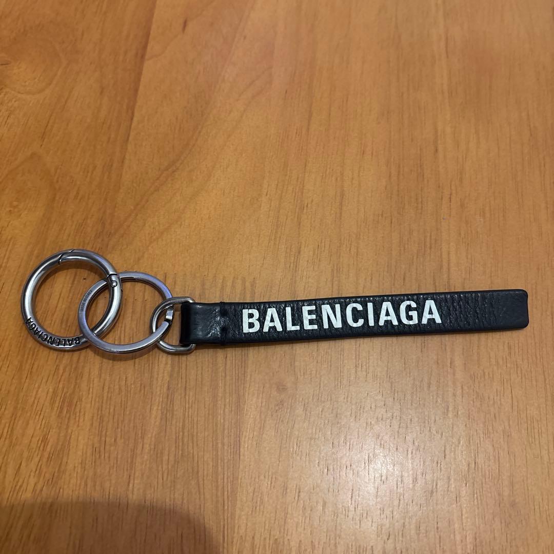 BALENCIAGA ブラックレザー キーホルダー
