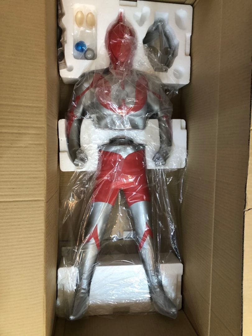 海洋堂　ハイパーソフビ　ウルトラマン　80cm フィギュア