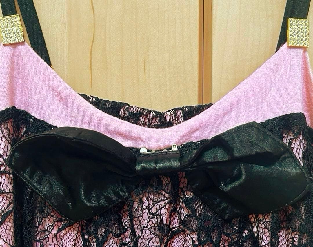 GOLDS♡リボンブローチ付き♡総レース♡肩紐ビジュープレート♡キャミ