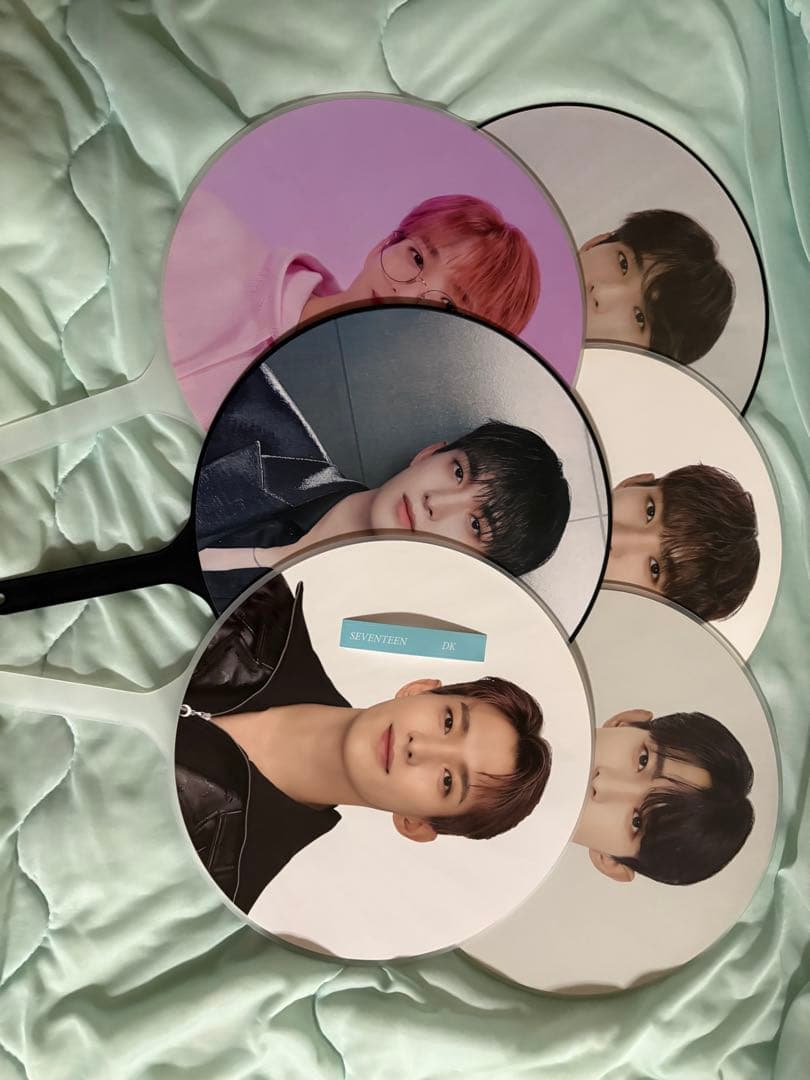 seventeen ドギョム うちわ 2023 Love follow seventeen ドギョム うちわ follow セブチ - メルカリ