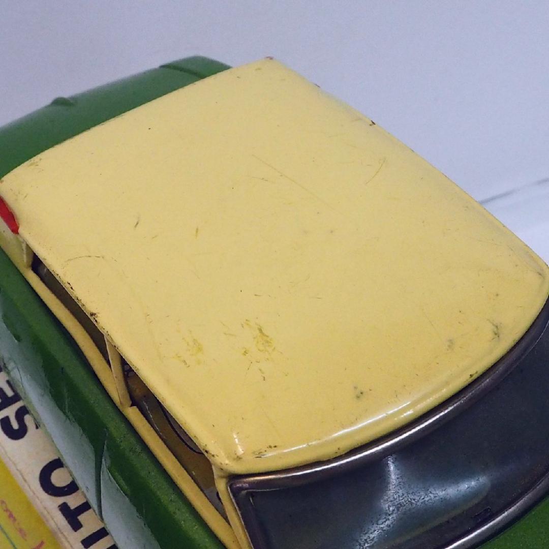 萬代屋【 シトロエンDS19黄緑】ブリキ tin toy car【箱はコピー