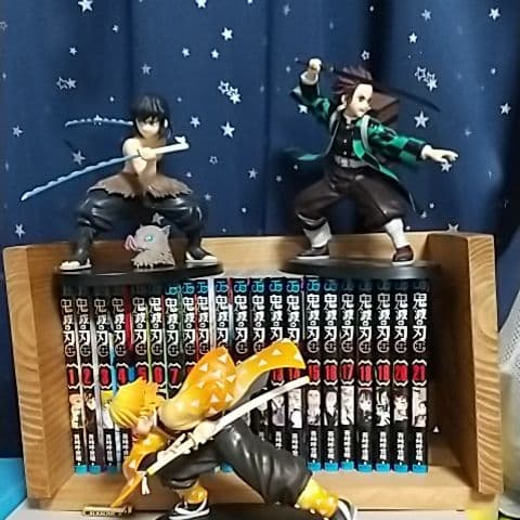 鬼滅の刃全巻セット&フィギュア3セット 新品☆未使用品☆鬼滅の刃☆単行本☆1-23巻＋外伝☆全巻セット - メルカリ
