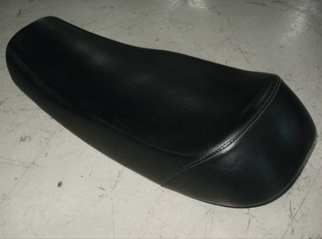 sr400 シート デイトナ　オフィシャル　カフェ　ボバー　2％ チョッパー