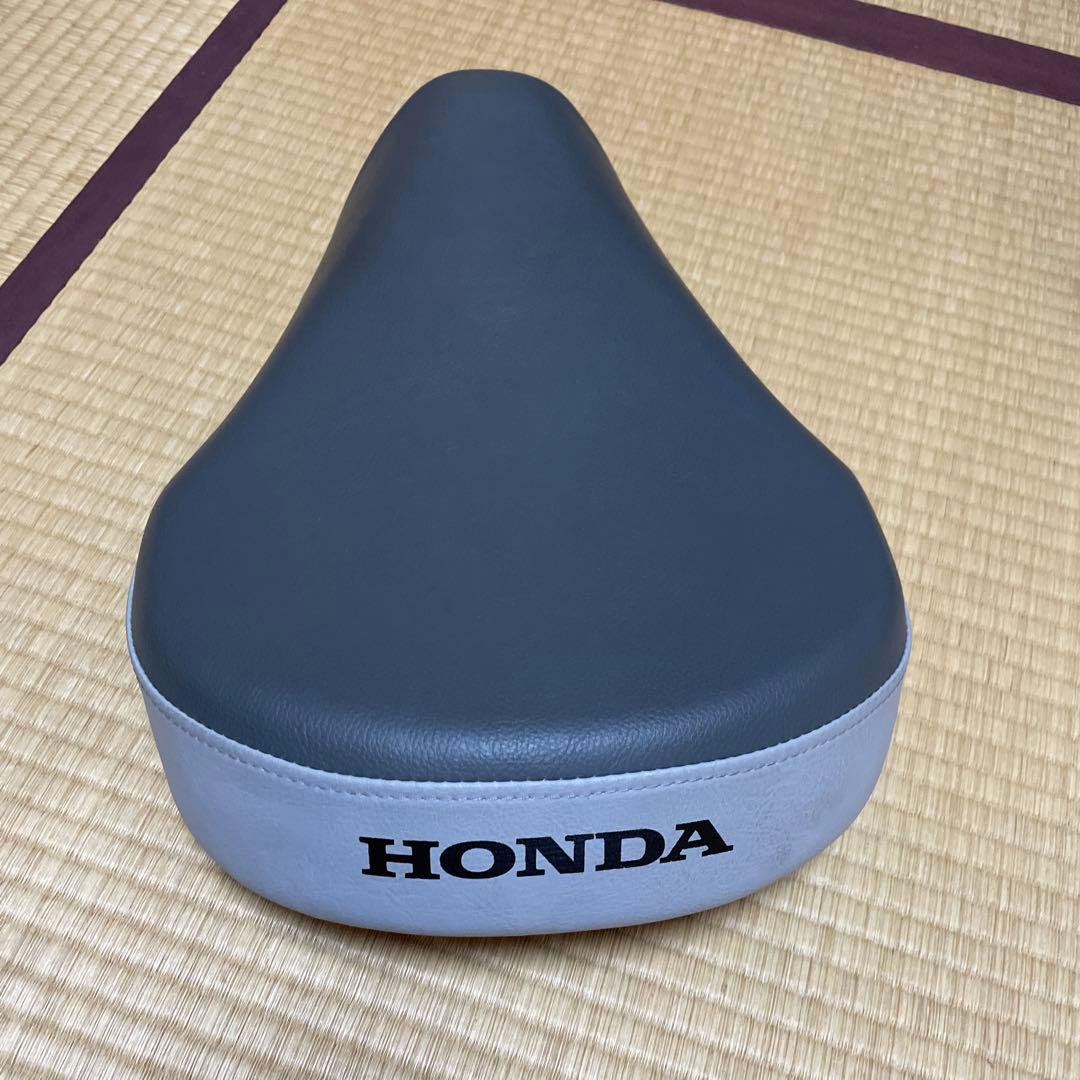 HONDA 　カブ　C125 純正シート グレー/ホワイト　新品未使用品