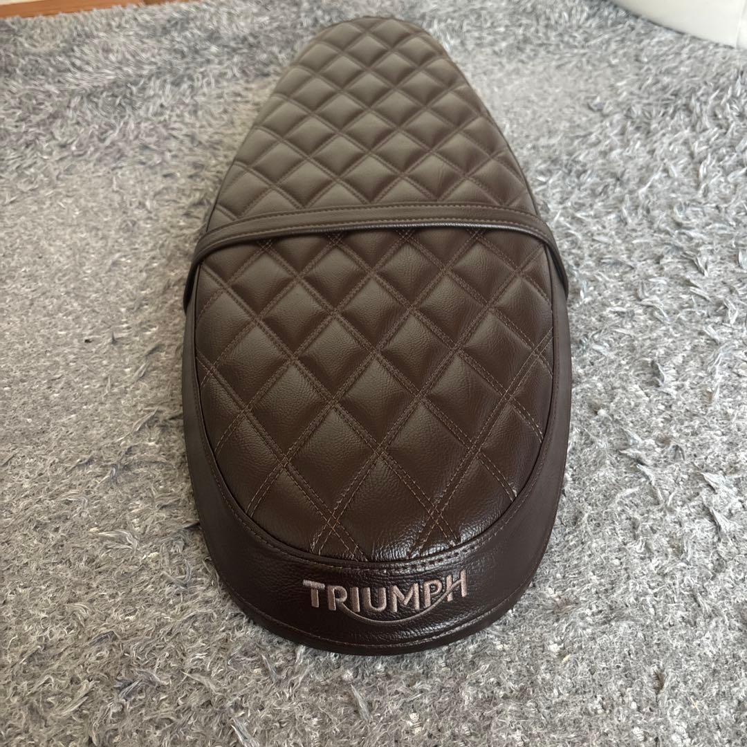 TRIUMPH ベンチシート　キルティングシート ブラウン　A9708614