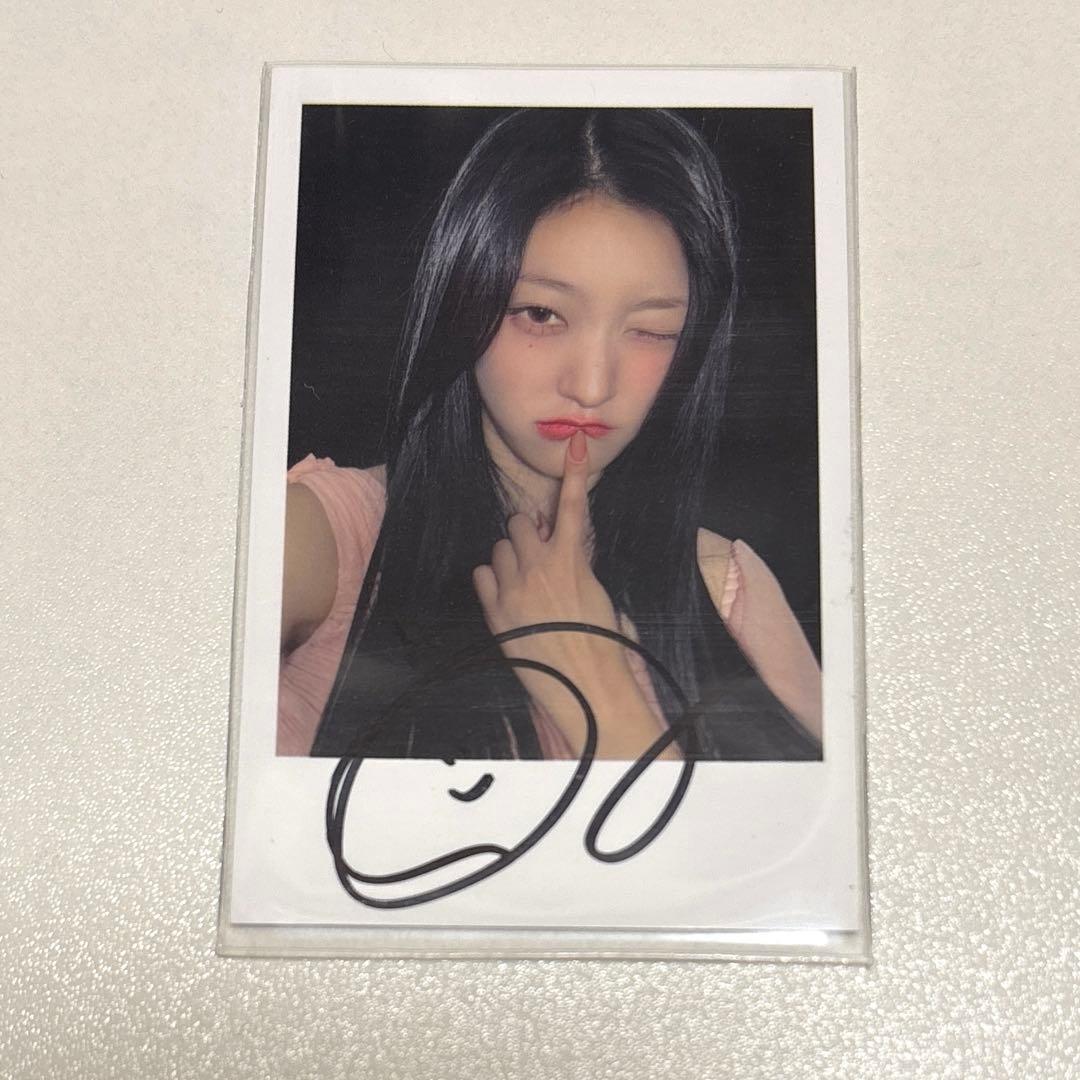 ARTMS チェリ サノク サイン入りトレカ LOONA - メルカリ