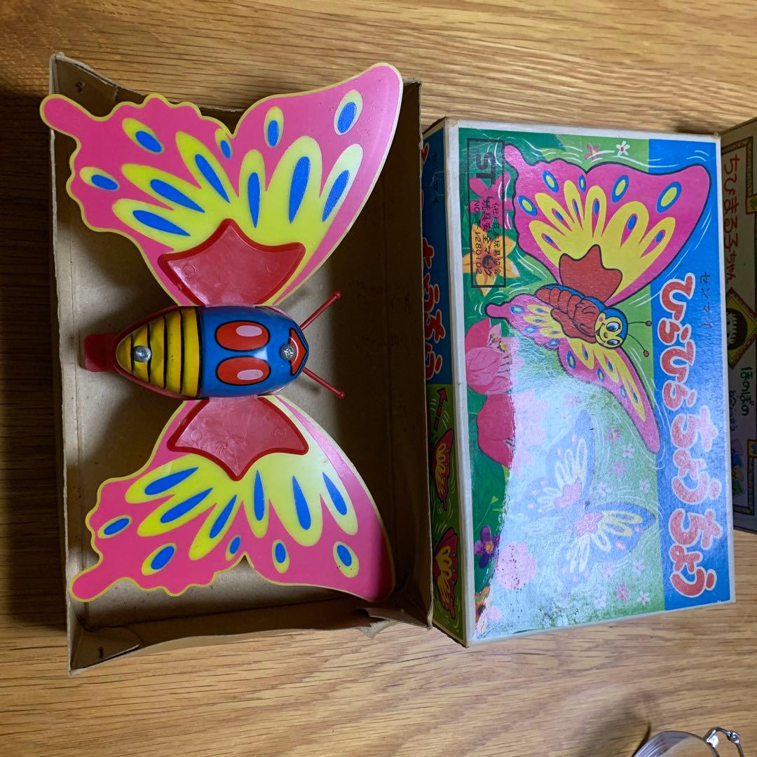 ゼンマイおもちゃひらひらちょうちょ - メルカリ