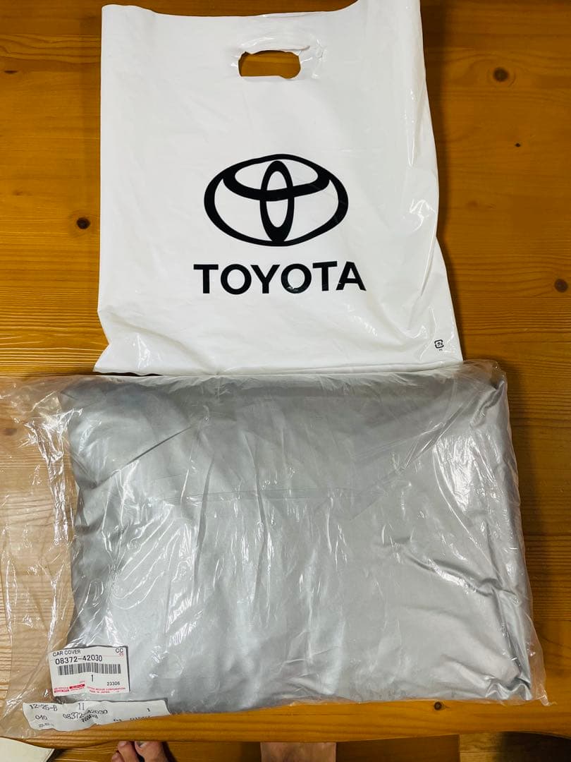 【新品未開封】　純正RAV4 車体カバーです