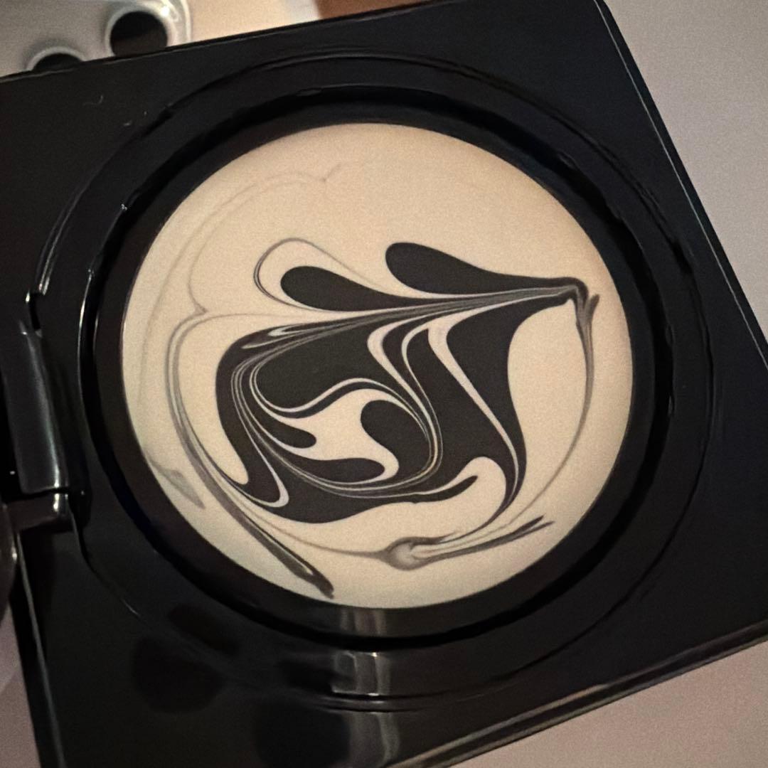 GIVENCHY 日焼け止めクリーム