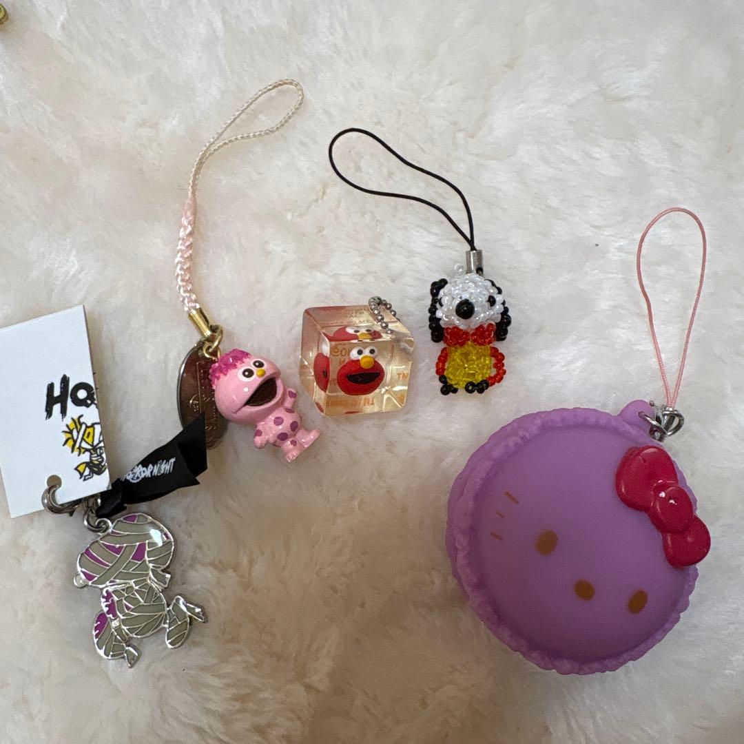 キャラクター ストラップセット ハローキティ エルモ ユニバ - メルカリ