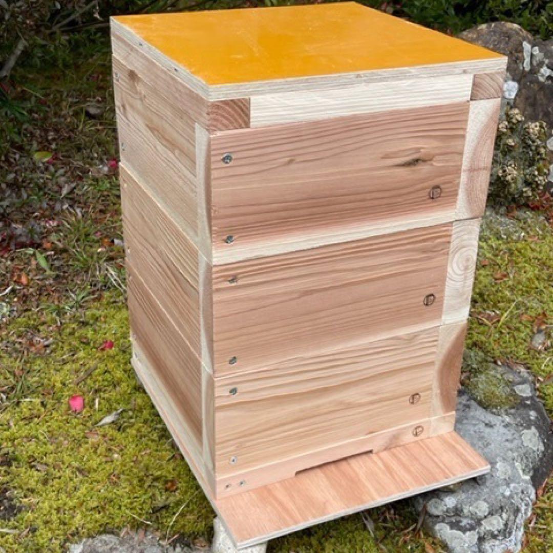 日本みつばち用 飼育箱 重箱式巣箱 待ち箱 3段 セット Freddo】日本みつばち用 飼育箱 重箱式巣箱 養蜂 国産 杉材 シンプル