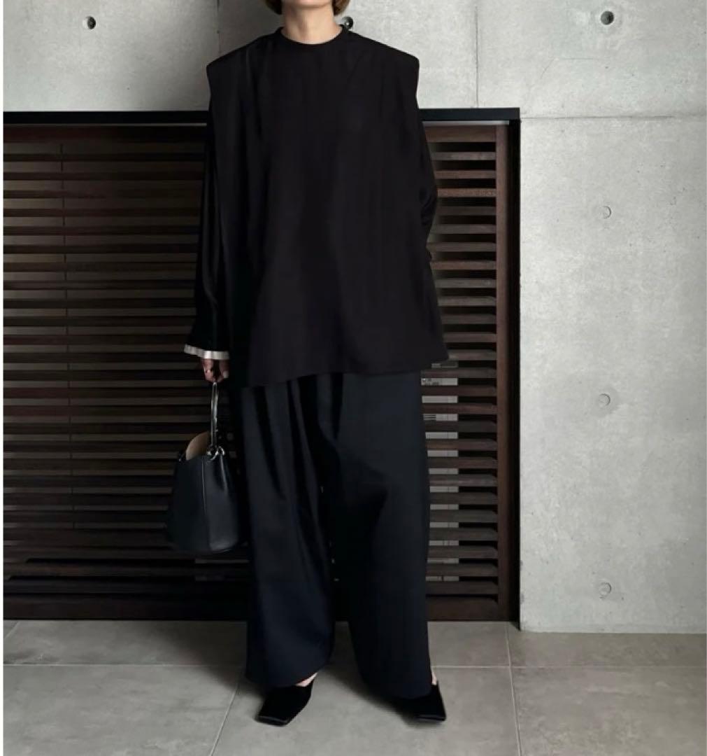 トップス LOHEN 2024SS SHOULDER TACK BLOUSE BLACK