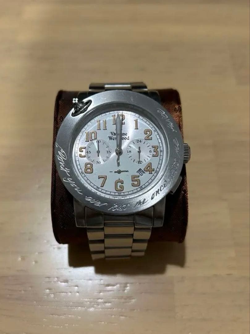 ヴィヴィアンウエストウッド　KISS ME ONCE腕時計