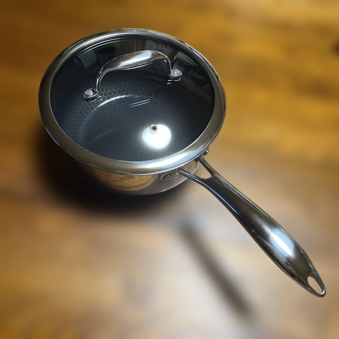 HEXCLADハイブリッドノンスティック片手鍋 ガラス蓋付き20㎝ Amazon｜HexClad ハイブリッド ノンスティック 片手鍋 【14cm / 0.95L