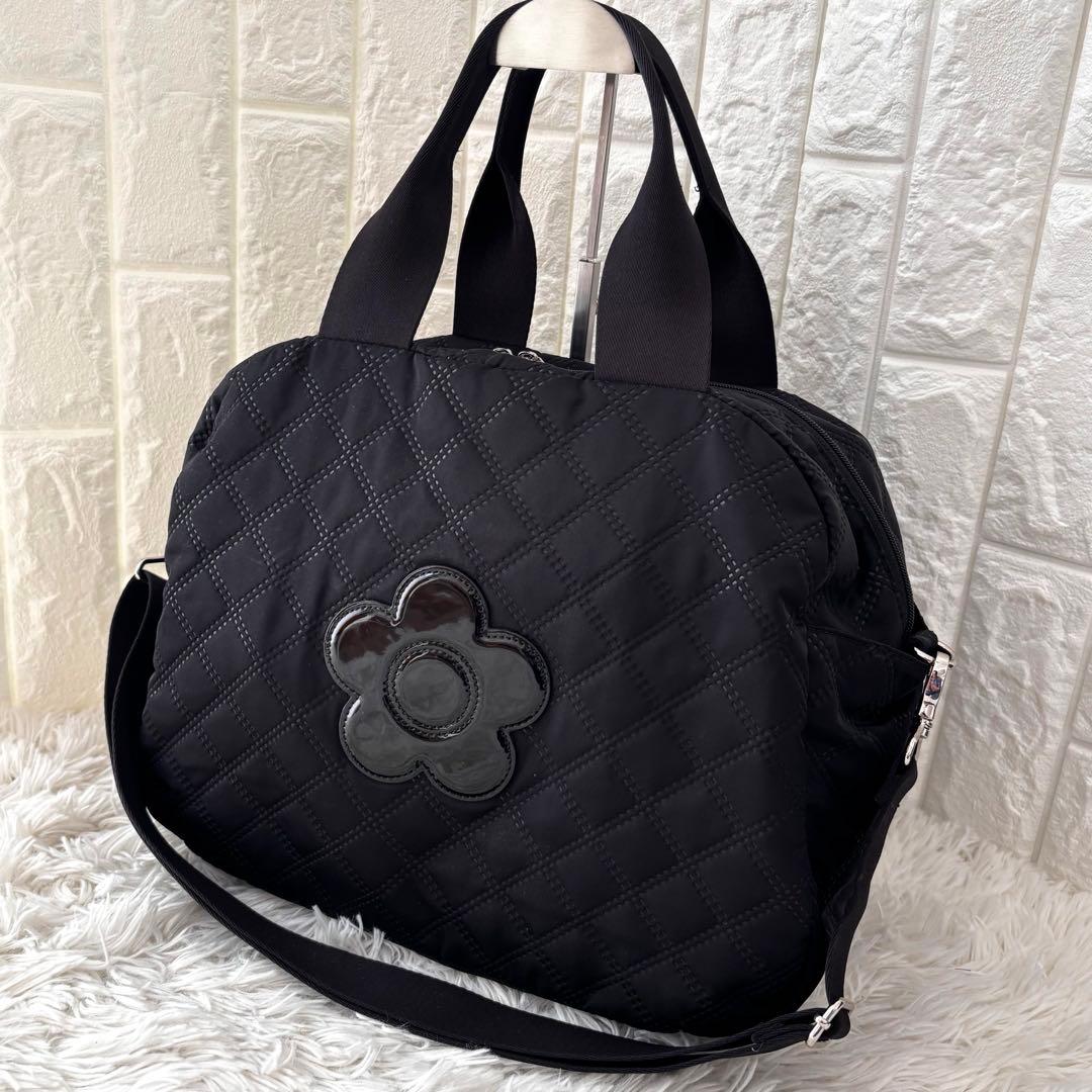 マリークワント ピンソニックキルトデイジー ライトボストン　大きいサイズ MARY QUANT（マリークヮント） ボストンバッグ マリークワント ピン