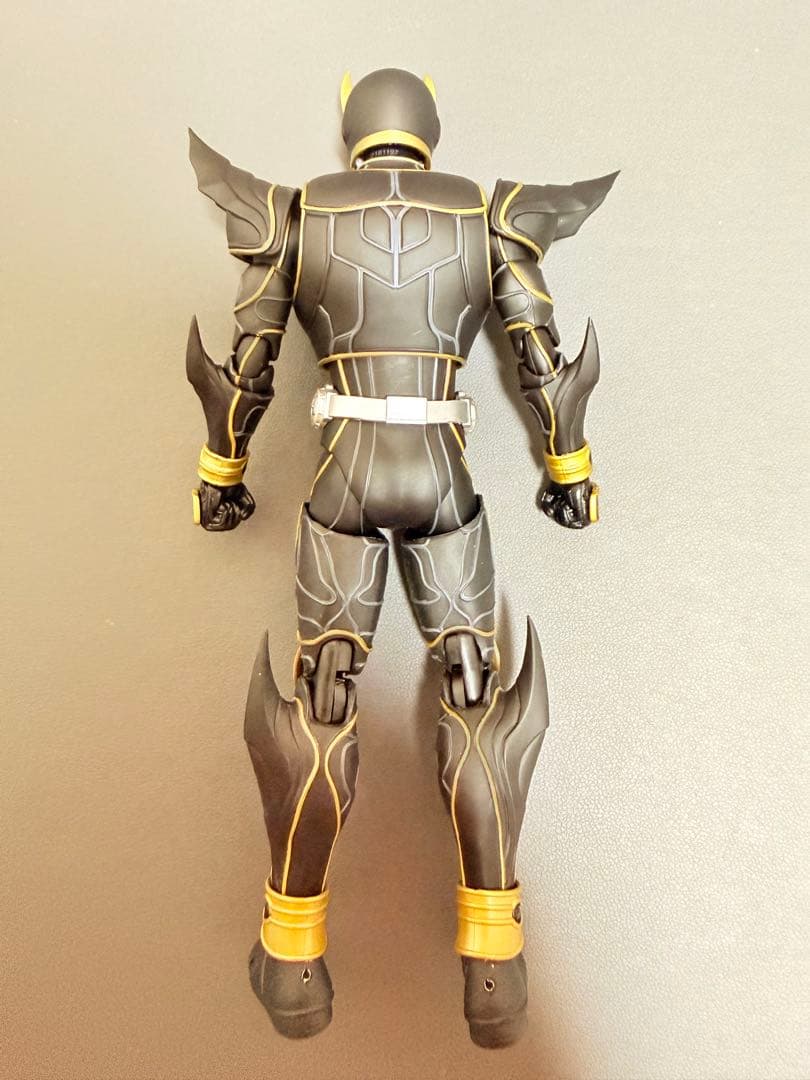 S.H.Figuarts 真骨頂製法 仮面ライダークウガ アルティメットフォーム