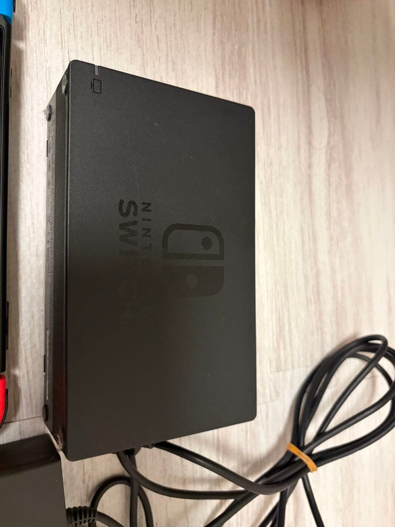 d*2様 Nintendo Switch 本体+周辺機器+カセット4種類 - メルカリ