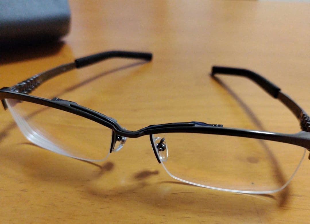 999.9…超美品！ブラック メタルフレーム (度あり)…ケースあり