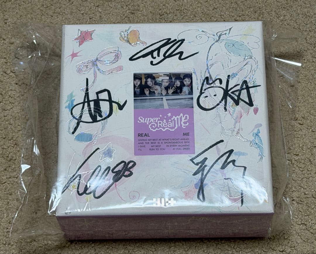 ILLIT [SUPER REAL ME] 直筆サイン入り　サイン　アルバム