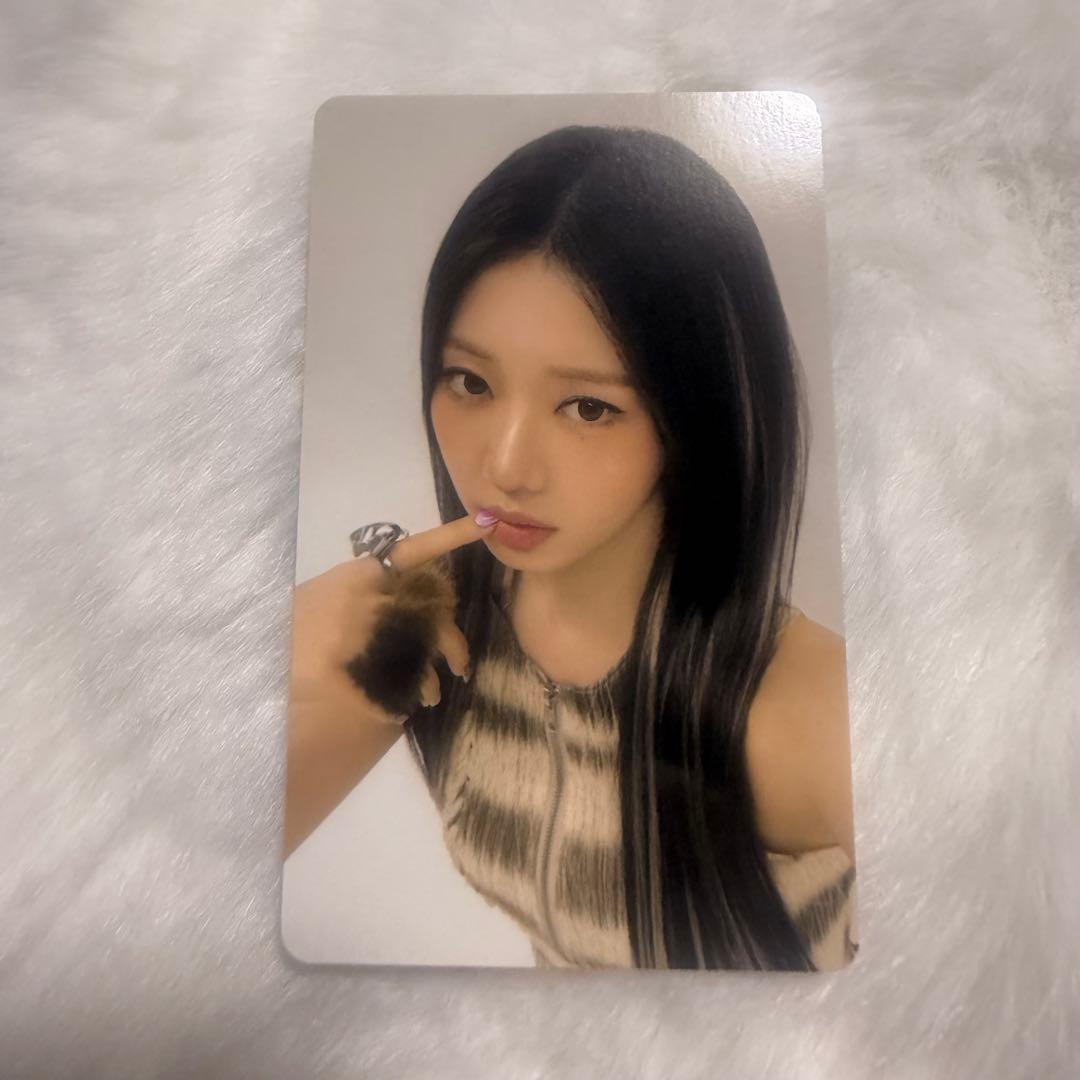 BABYMONSTER ローラ トレカ - メルカリ