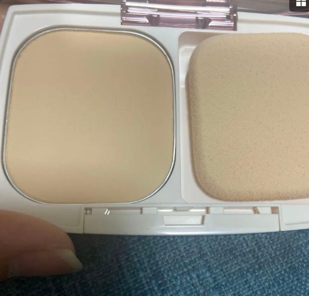 レヴュー　エッスンスインパクト　ベージュB ファンデーション