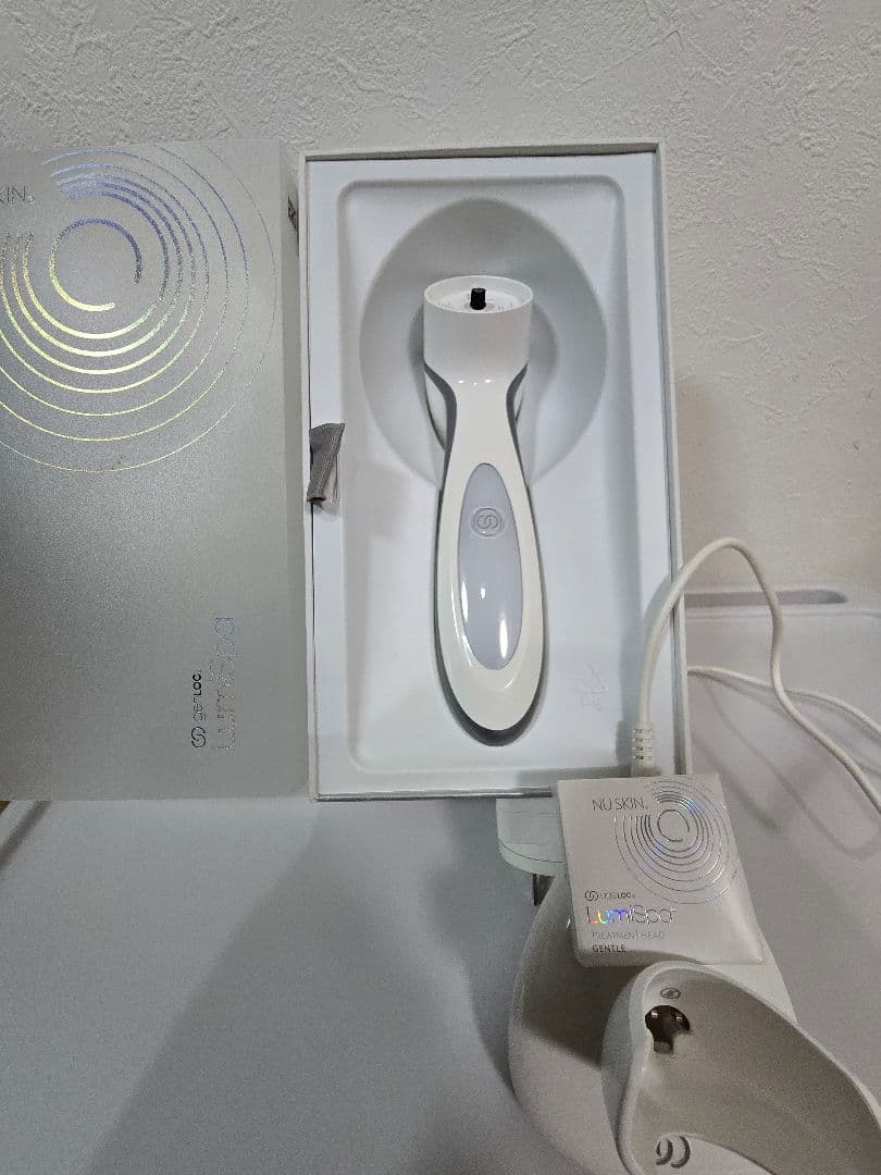Nu Skin LumiSpa ホワイト 充電スタンド付き 2026年最新】ルミスパ 充電器の人気アイテム - メルカリ