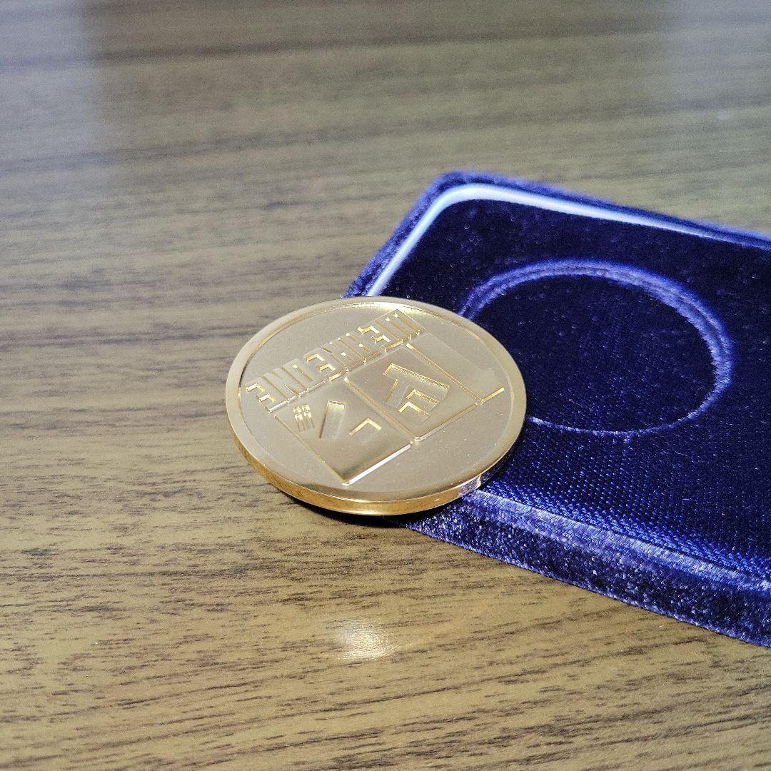 ONE PIECE 100巻発売記念メダル ワンピース 金メダル - メルカリ