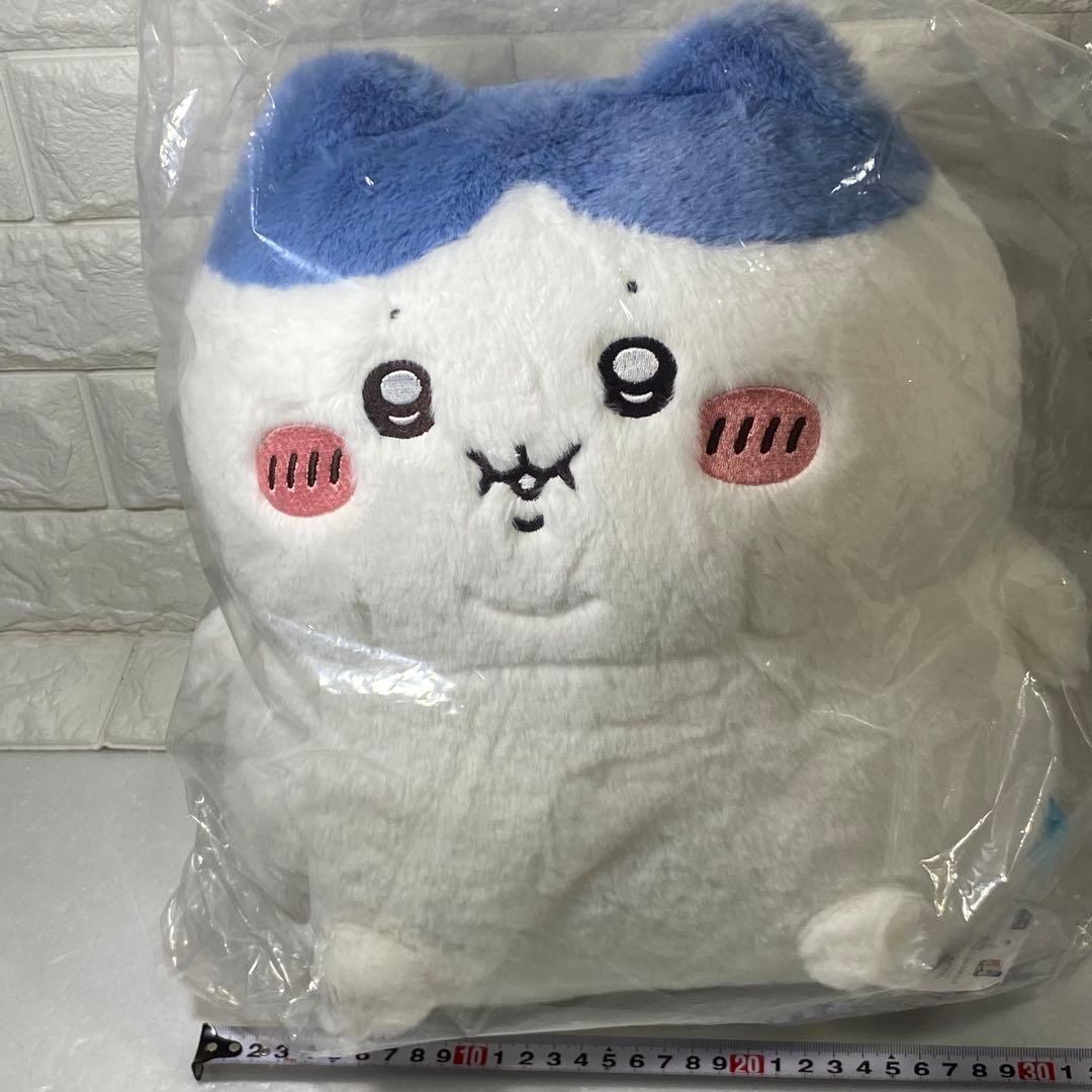 ちいかわ 重め！ぼっちゃり抱っこぬいぐるみ［35㎝］ハチワレ - メルカリ