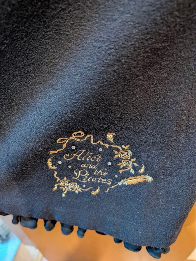 ALICE and the PIRATES フェザーローズ刺繍ケープ付きコート - メルカリ