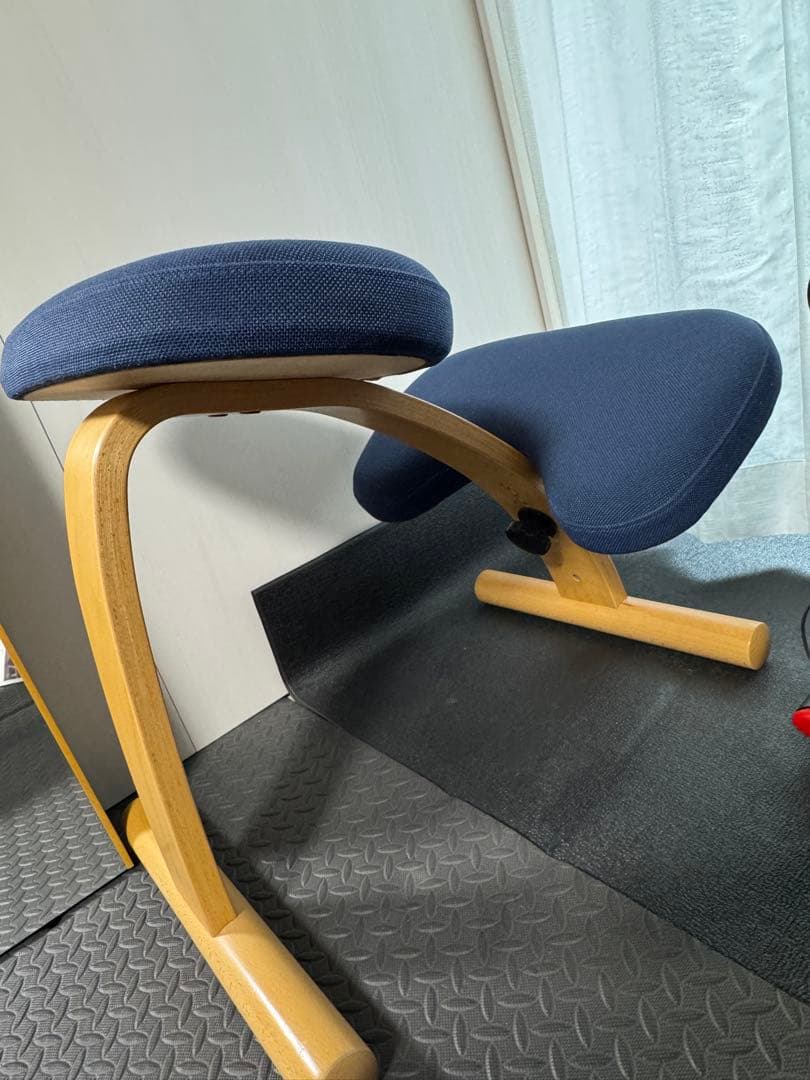 高島屋購入・子供使用・キレイ バランスチェア 学習チェア ネイビー