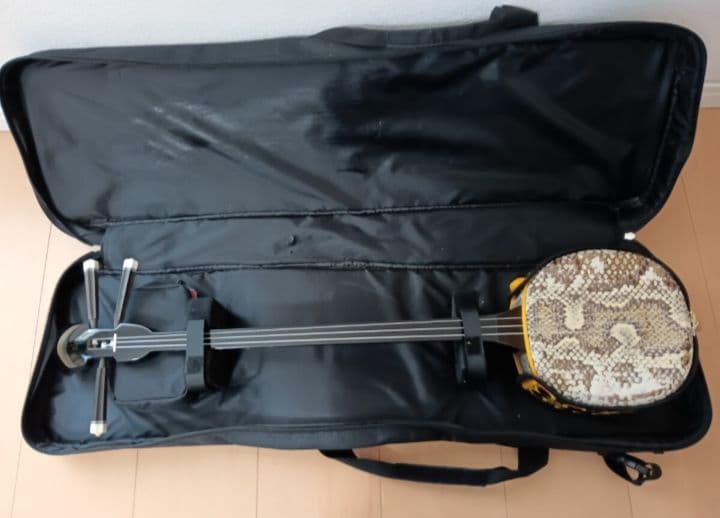 S*u様 沖縄三線 ケース付き