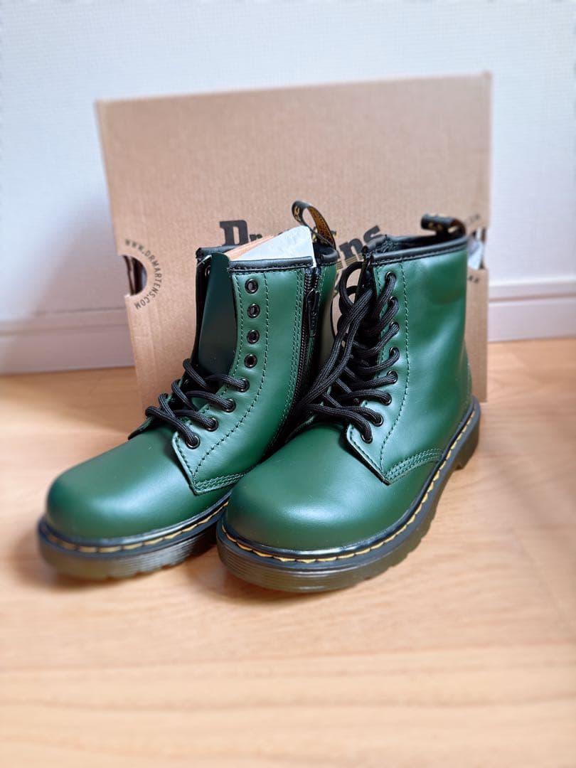 Dr. Martens グリーン ミリタリーブーツ