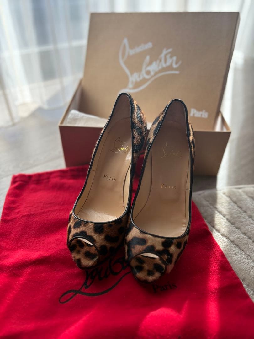 【極美品】クリスチャンルブタン ハイヒール パンプス レオパード レッドソール